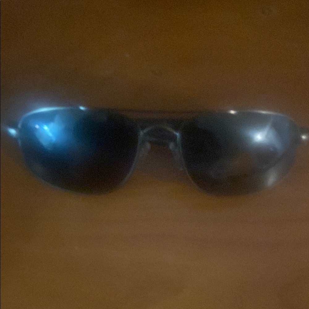 Stylish Black Aviator Sunglasses